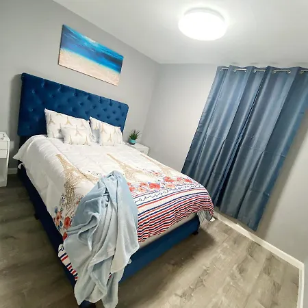 Emalux Condo Near Downtown,Bus,Train,Hospitals,United-Center,Fulton Market